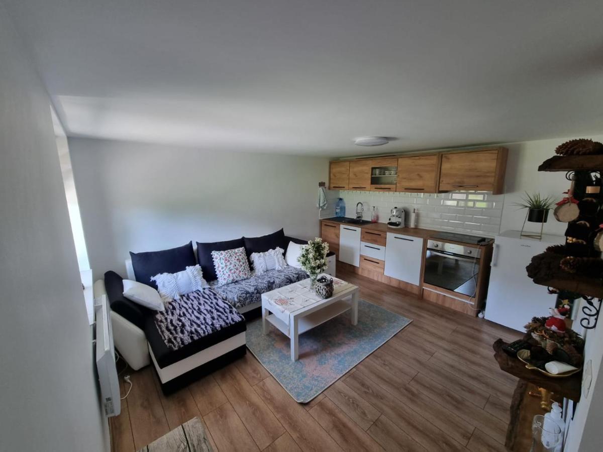 Casa Primitoare In Inima Naturii Si Padurii Rasca  Exteriör bild