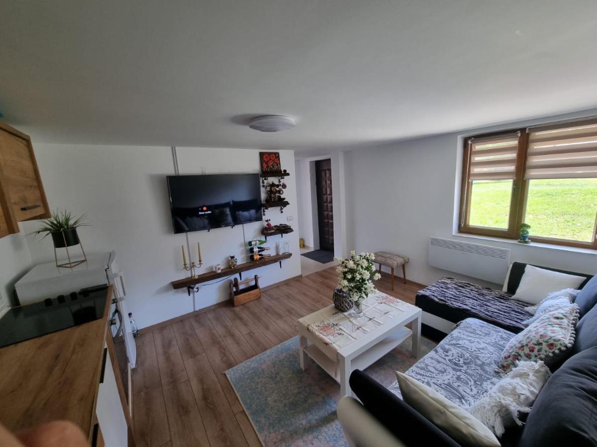 Casa Primitoare In Inima Naturii Si Padurii Rasca  Exteriör bild