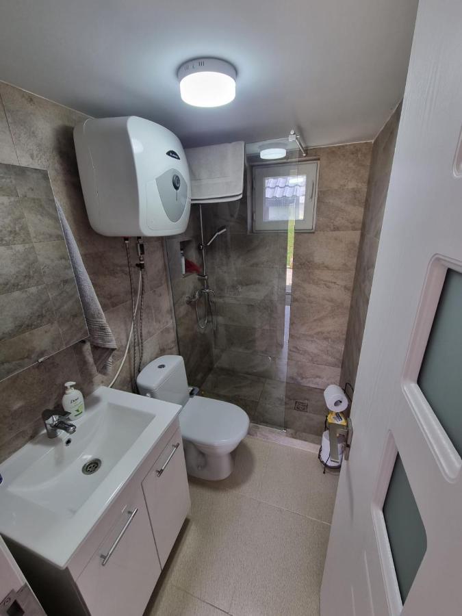 Casa Primitoare In Inima Naturii Si Padurii Rasca  Exteriör bild